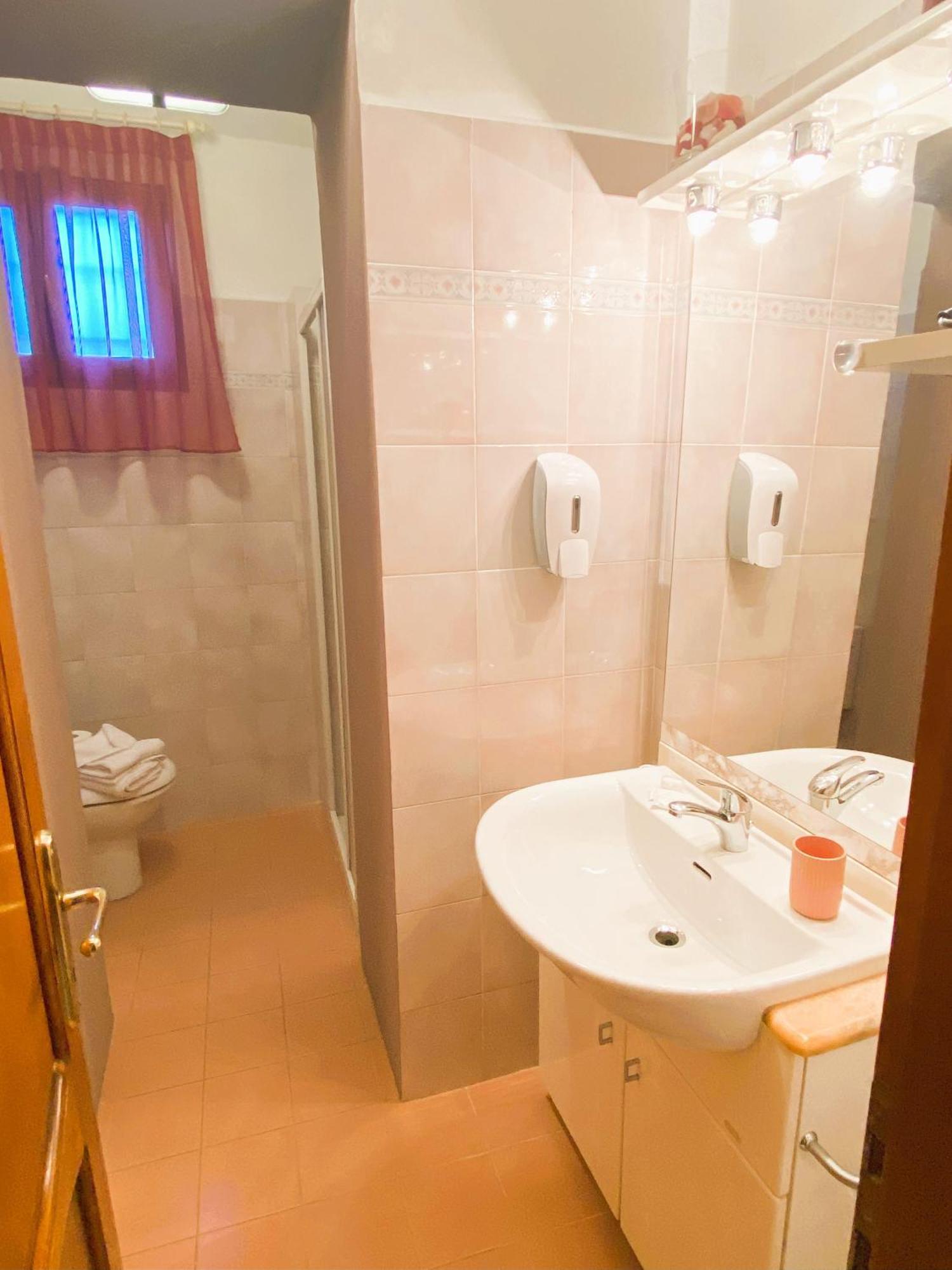 Chiara House Appartement Barga Buitenkant foto