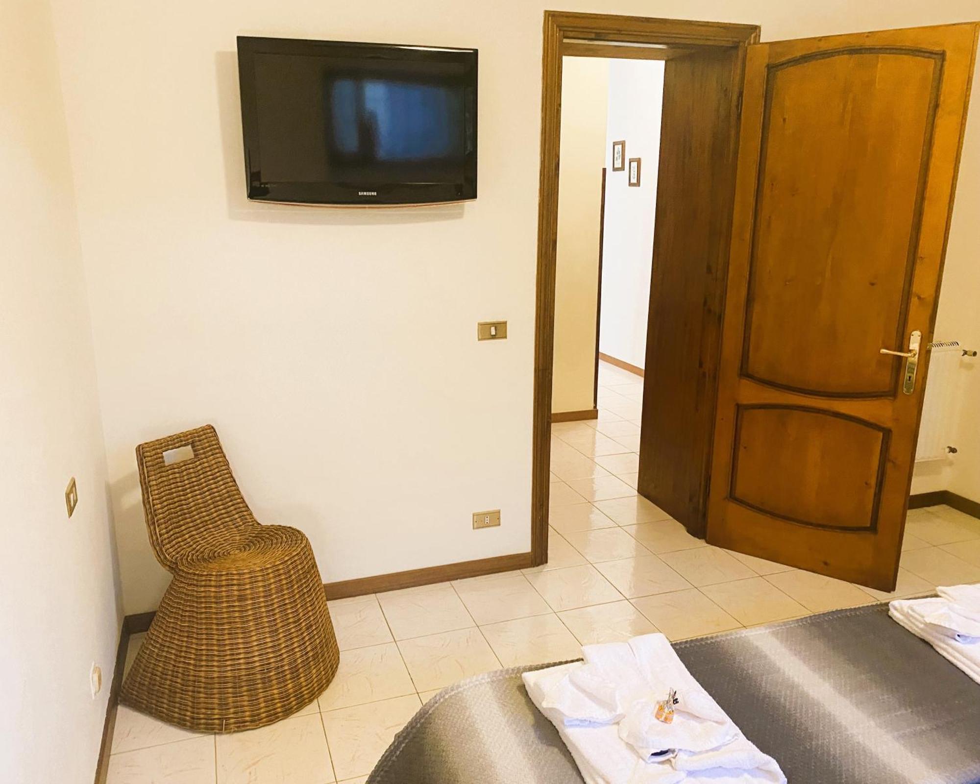 Chiara House Appartement Barga Buitenkant foto